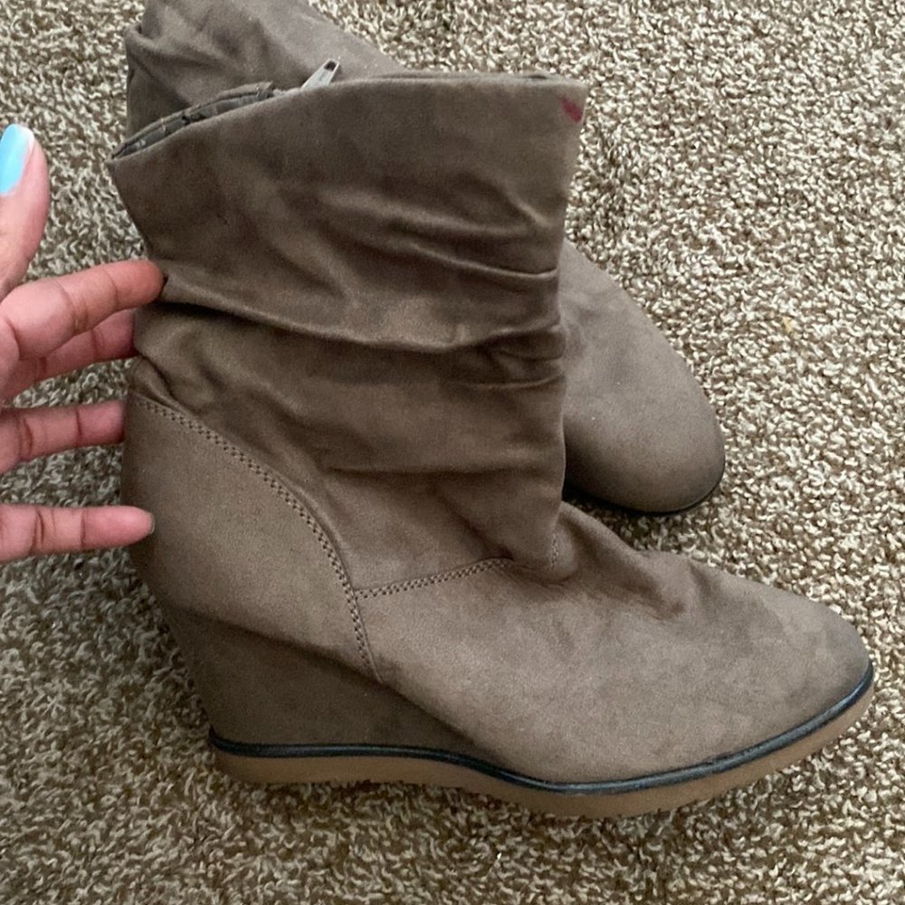 Ladies Suede Boots